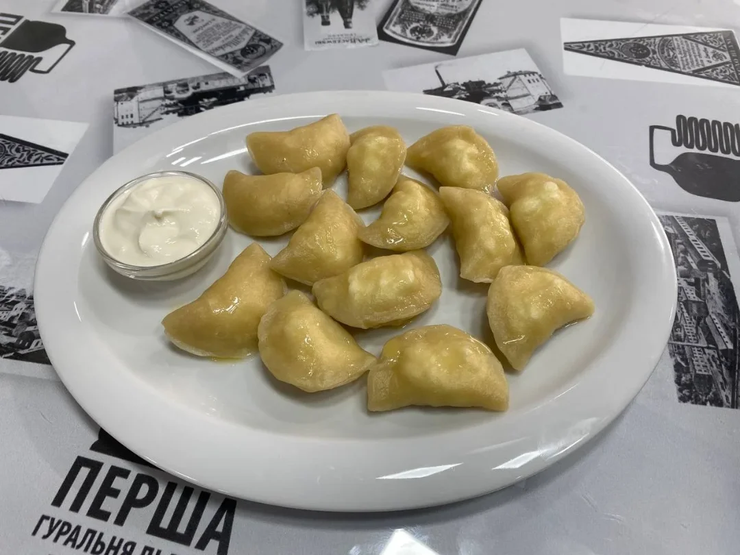 Вареники з картоплею / з сиром